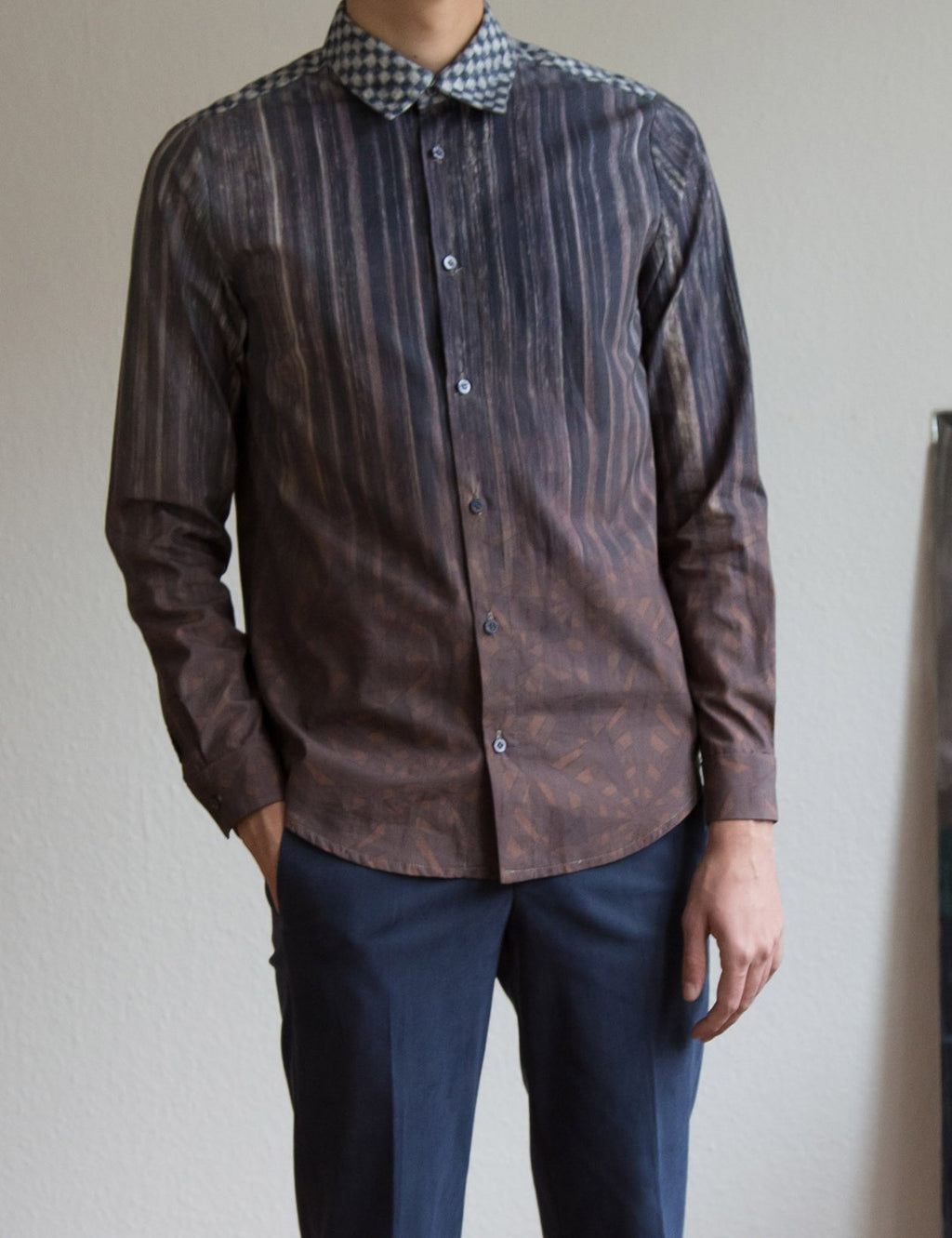 Shirt with gradient print in brown/grey