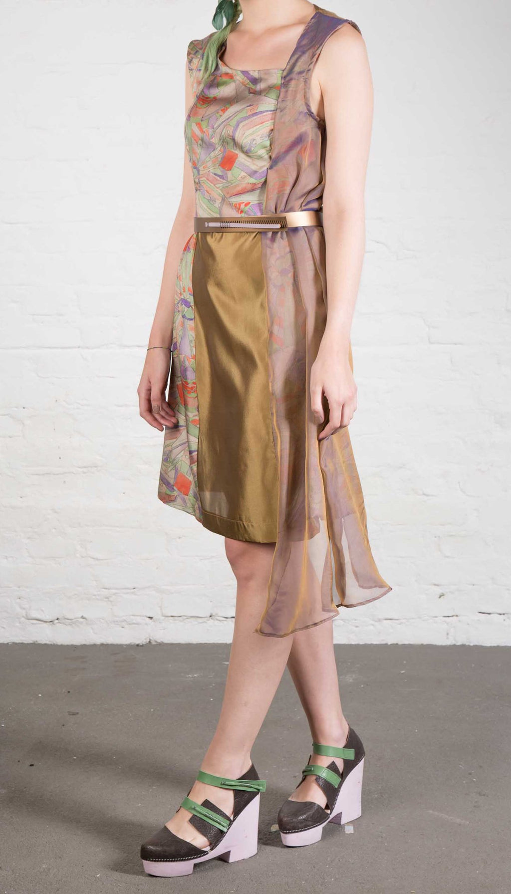 Lila Seidenkleid mit Schleier S / 36