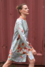 Laden Sie das Bild in den Galerie-Viewer, Floral Shirt Dress in Mint Orange