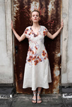 Laden Sie das Bild in den Galerie-Viewer, Elegant Floral Linen Dress with Flared Skirt