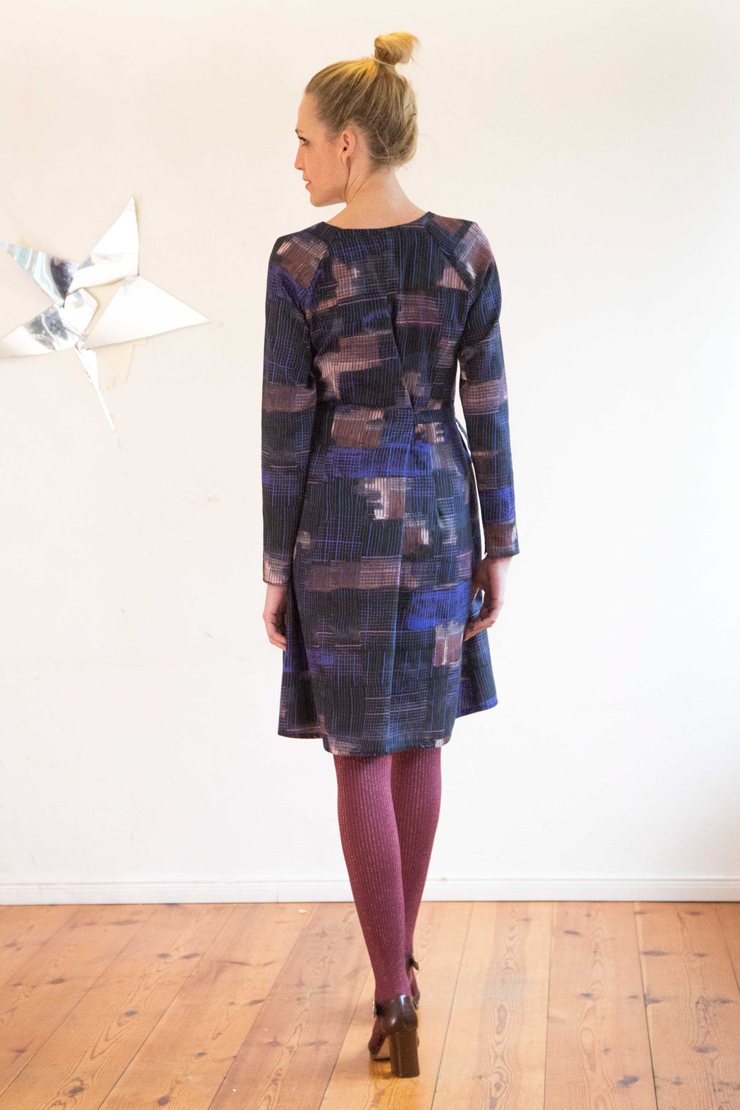 Kariertes Kleid in Wickeloptik aus Berlin