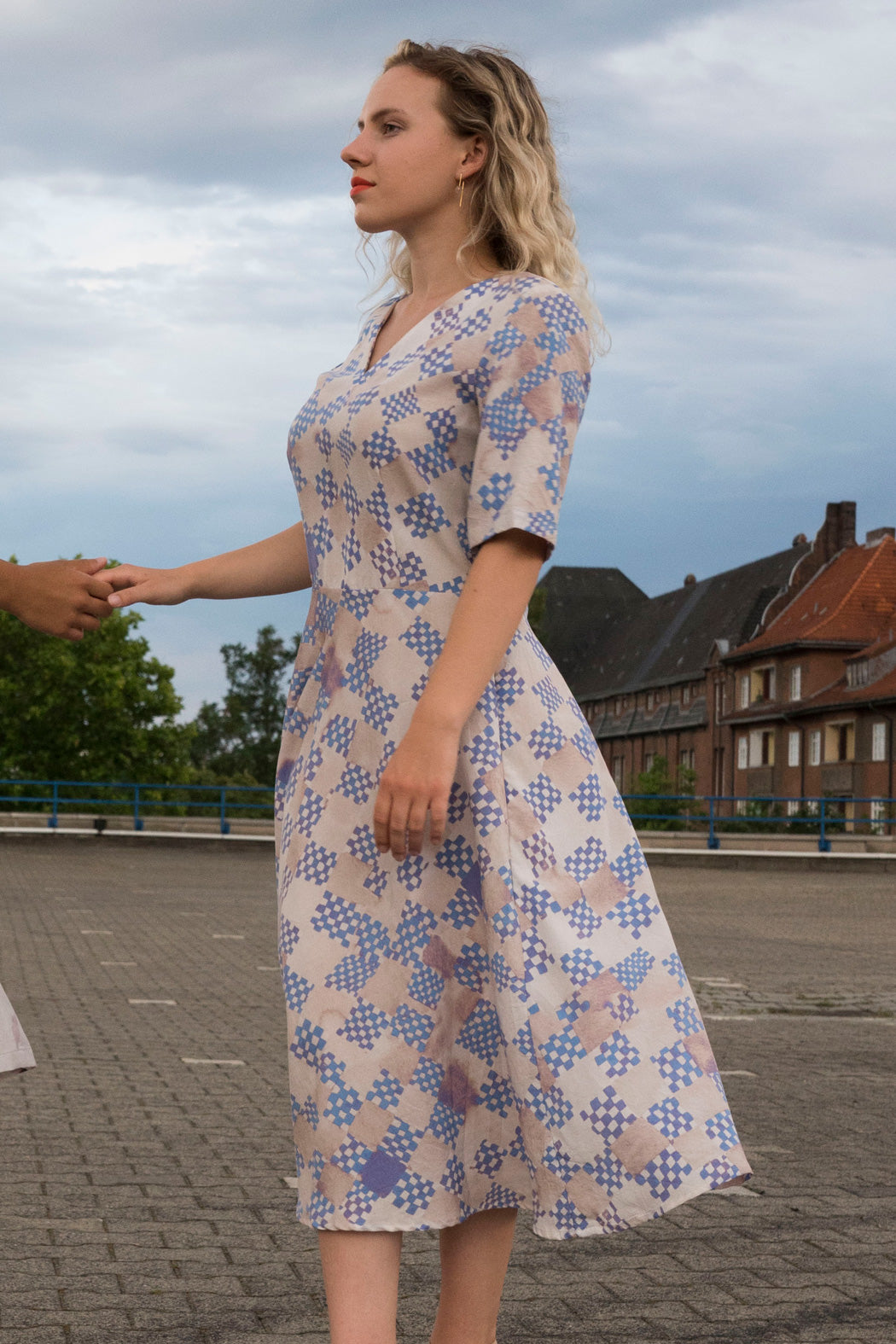 Glockenkleid ausgestellt CLARA KAESDORF