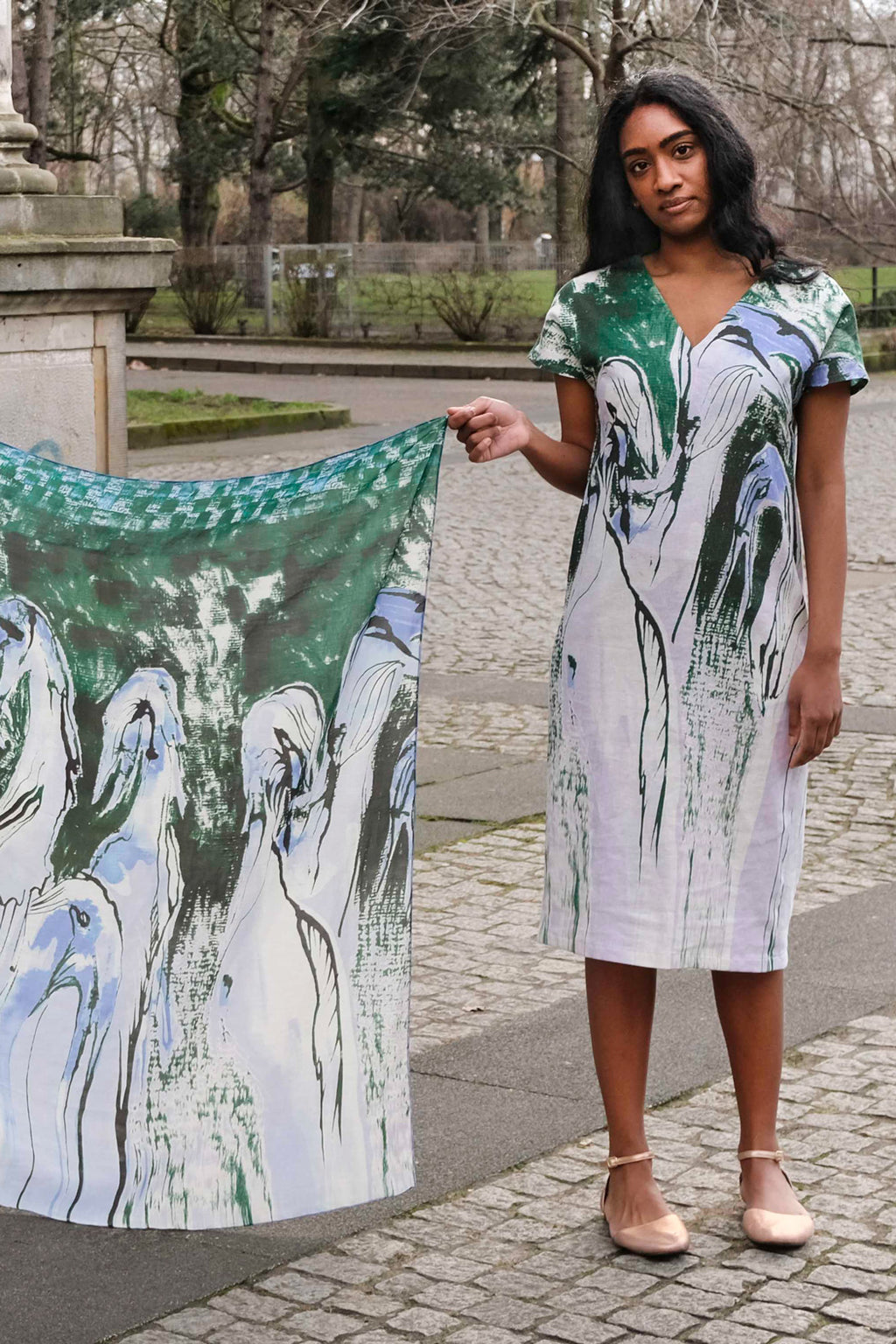V Ausschnitt Kleid Vogel grün CLARA KAESDORF