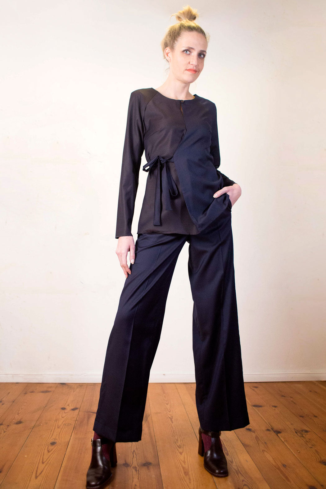 Elegant Blue Trousers XS, L