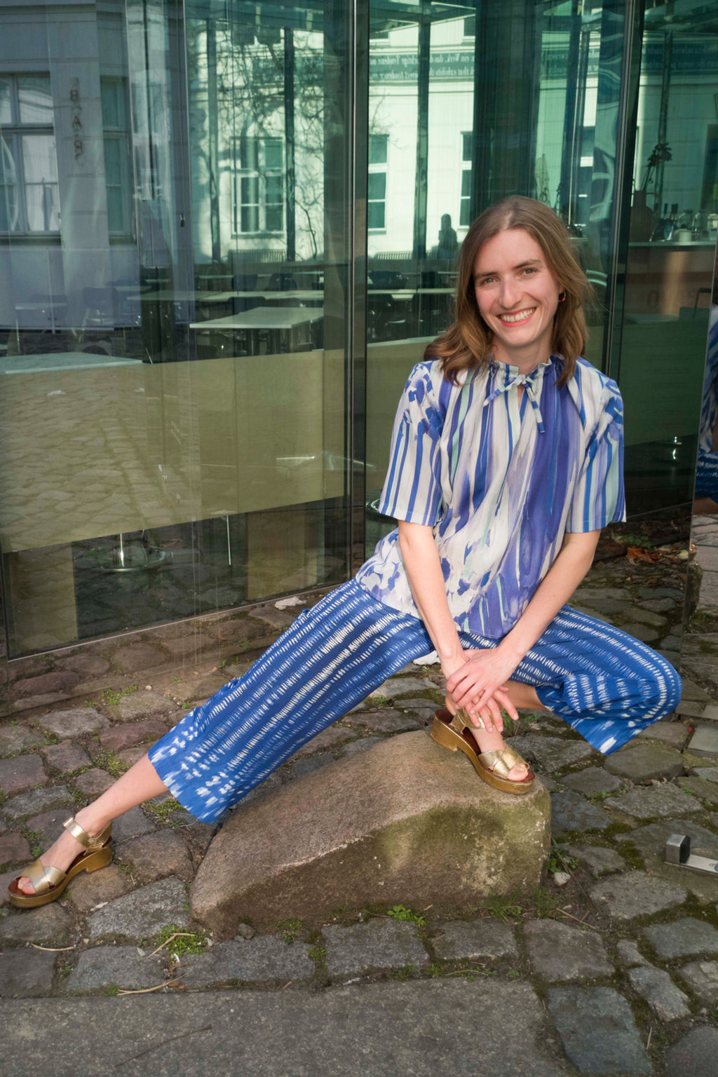 weite Sommerhose blau gemustert aus Bio-Baumwolle