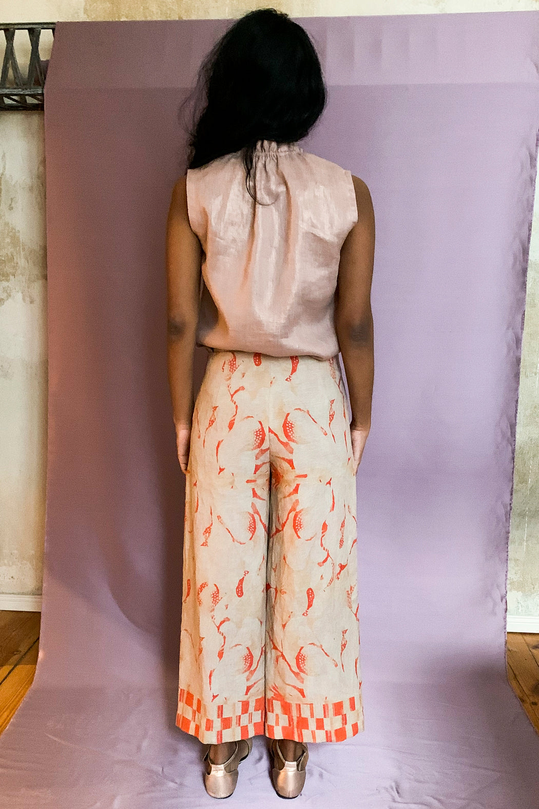 Culottes aus Leinen mit rotem Muster CLARA KAESDORF