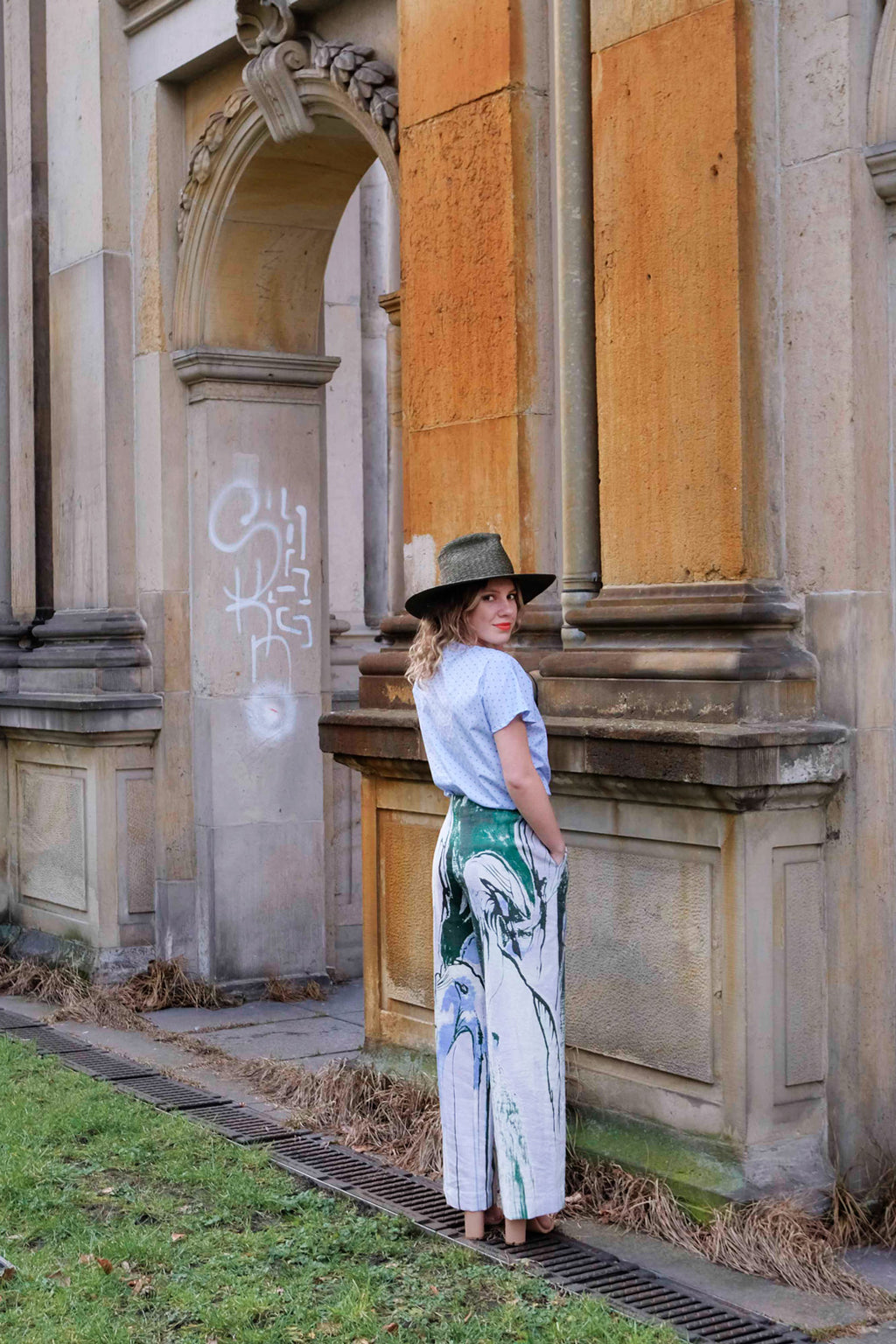 Weite Marlenehose Print CLARA KAESDORF