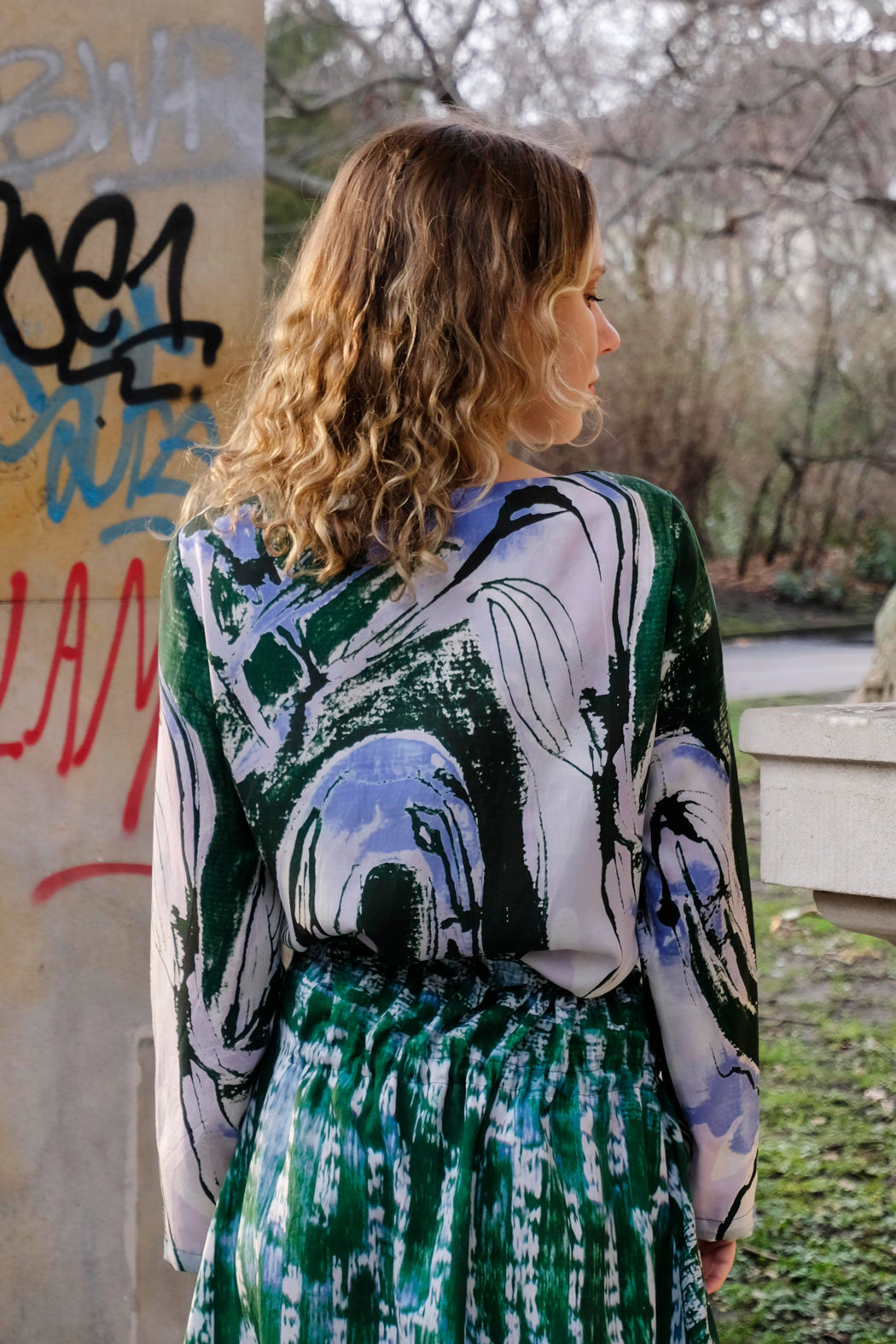 Hinten Sommershirt grün lila CLARA KAESDORF
