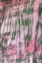 Laden Sie das Bild in den Galerie-Viewer, pastel pink print by Clara Kaesdorf Scarf Foulard