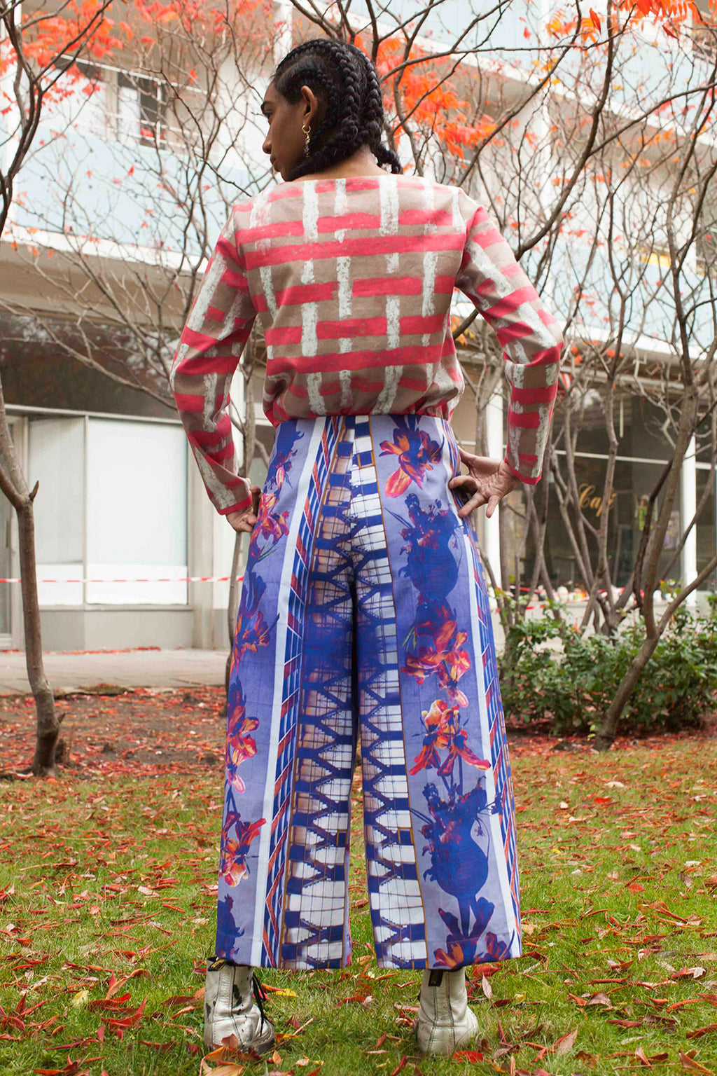 weite Culottes mit Treppenhausprint hinten CLARA KAESDORF