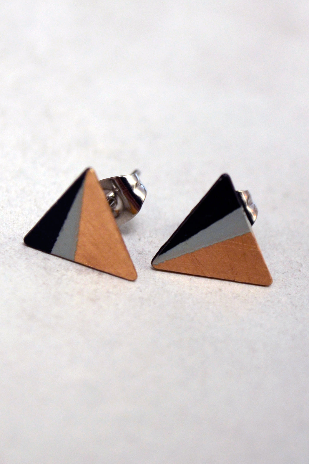 Minimalistic Studs Mint / Black