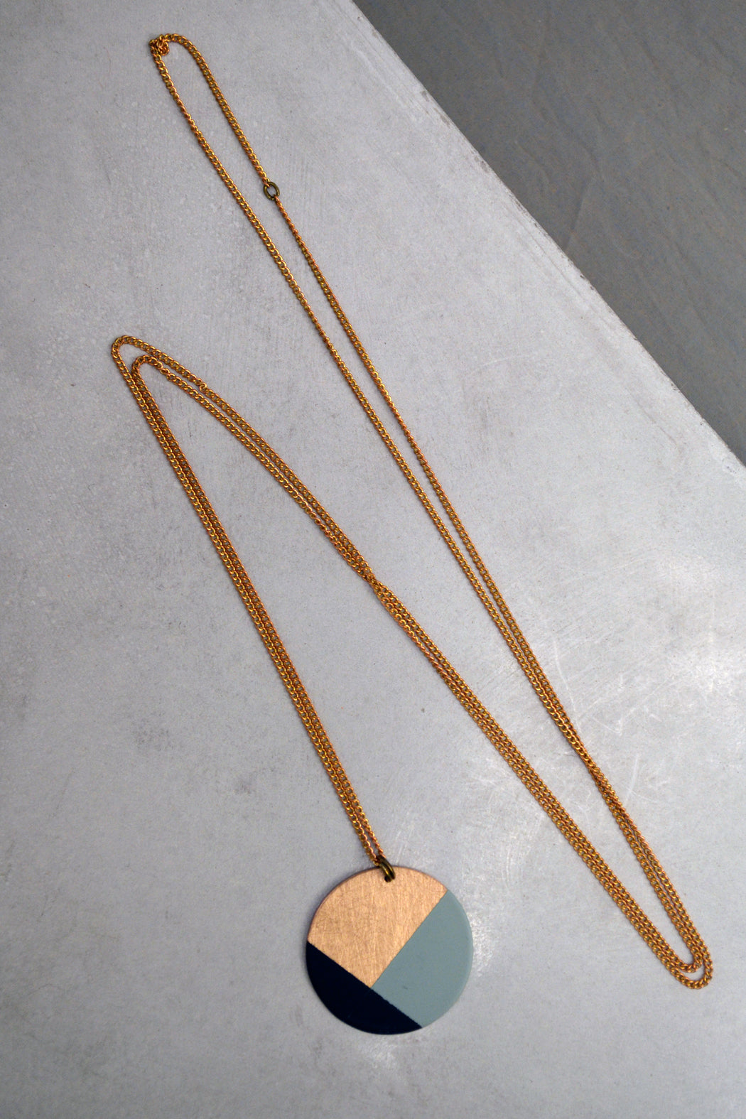 Color Blocking Circle Necklace