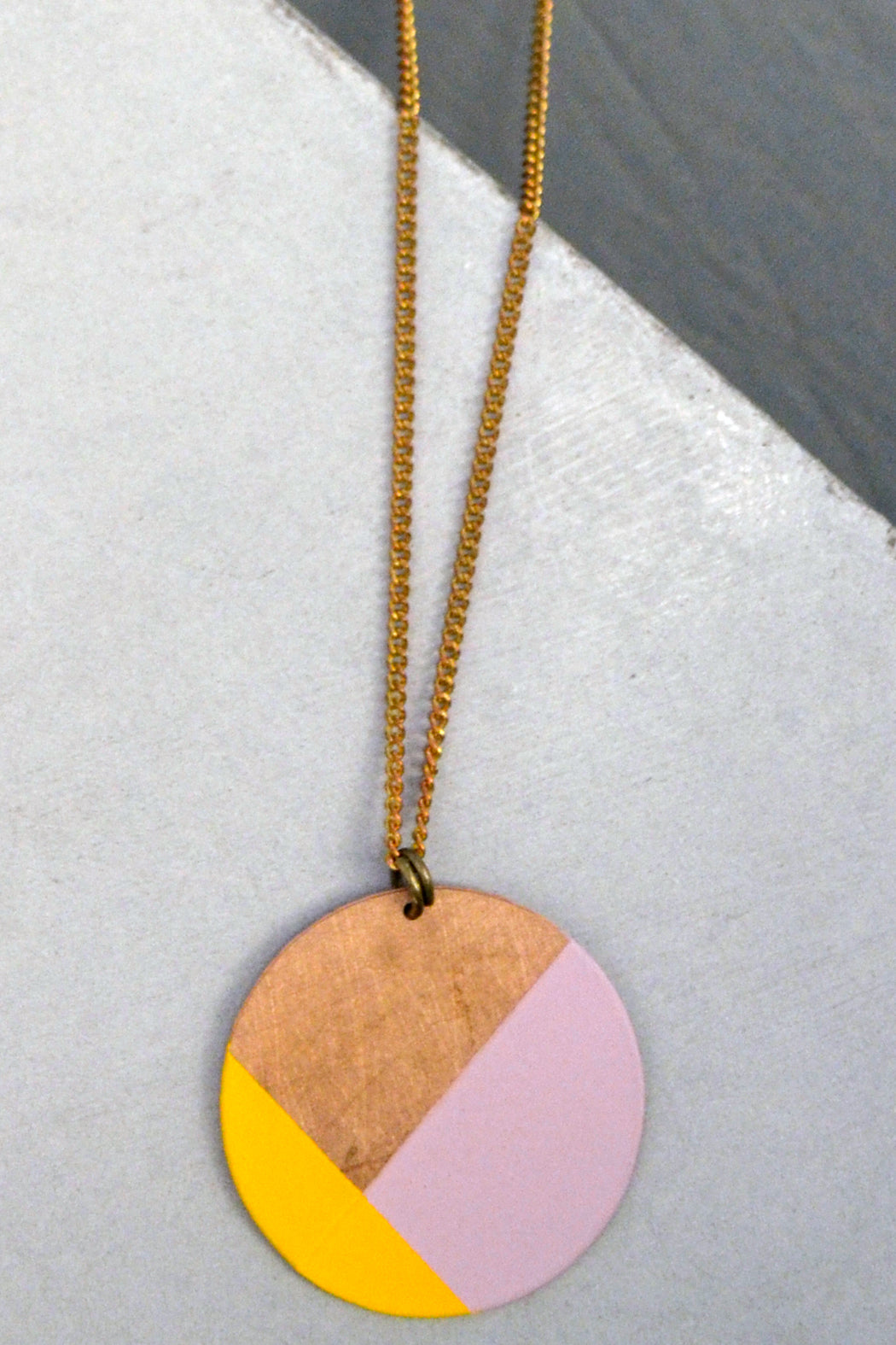 Color Blocking Circle Necklace