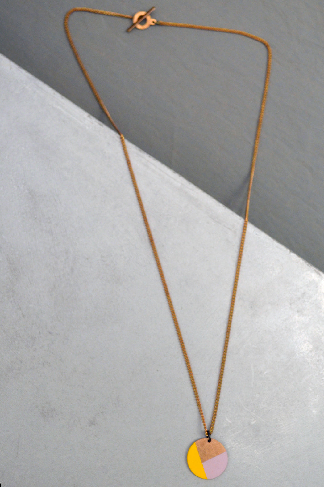 Color Blocking Circle Necklace