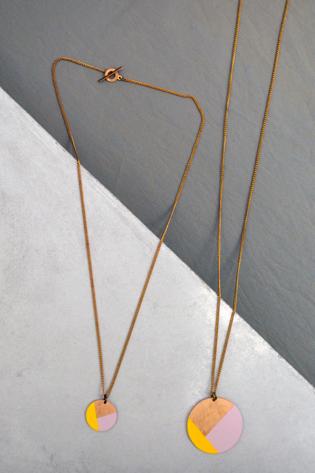 Color Blocking Circle Necklace