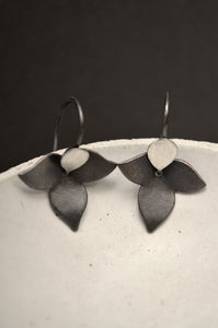 Floral Oxidized Black Earrings Carolina Lutz M