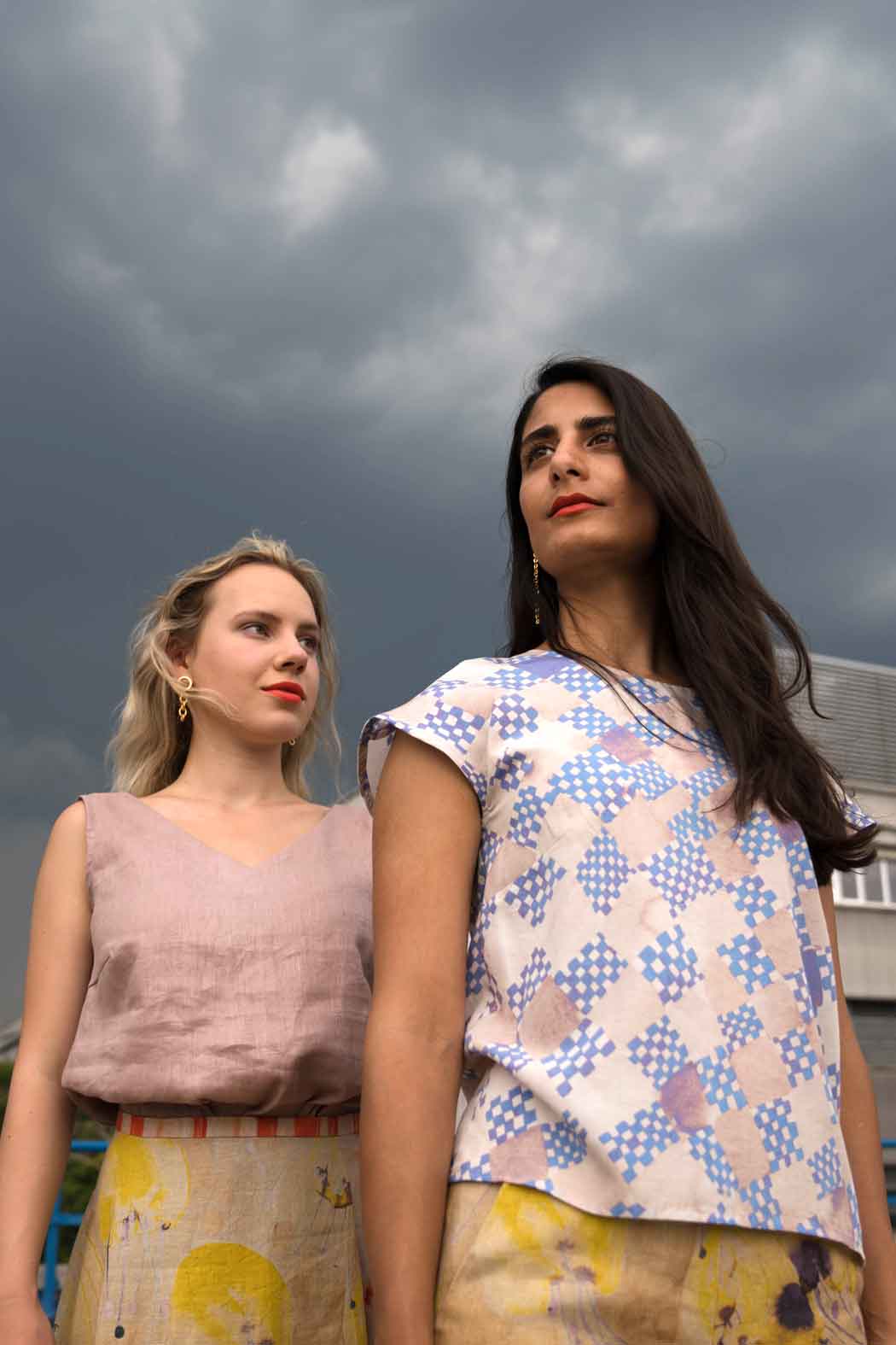 blue beige printed summer top Tencel made in Berlin CLARA KAESDORF